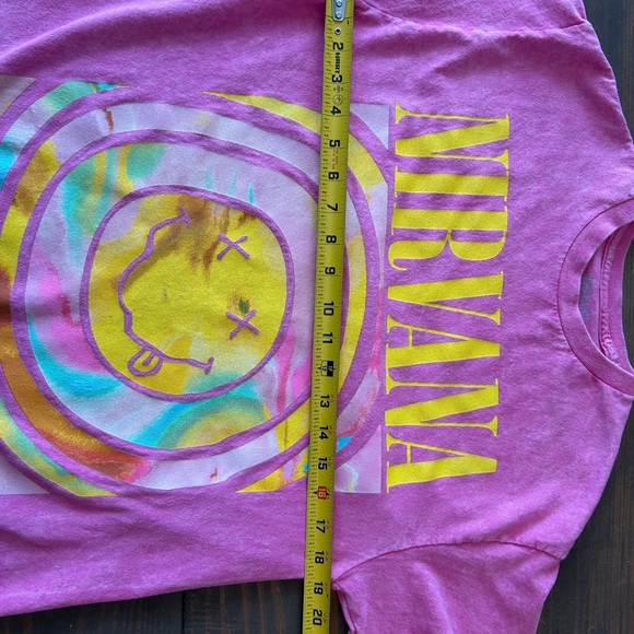 Nirvana Hot Pink Smiley Face Graphic Band Tee, Unisex Size Medium Pre-owned - Picture 10 of 16